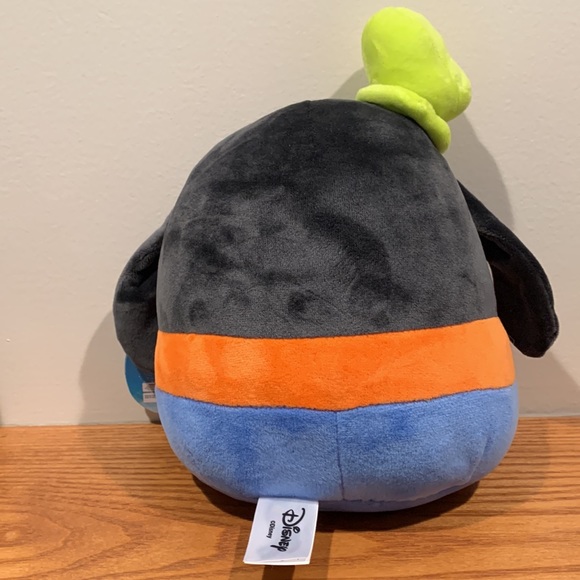Squishmallow Disney Goofy 8” - Picture 2 of 5